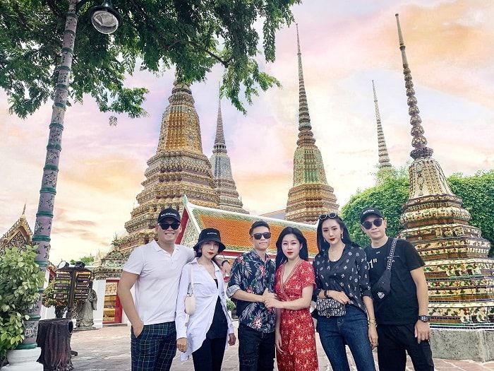 Kinh nghiệm đi chùa ở Thái Lan - Nam giới phải mặc áo có tay, quần dài, không có hình trang trí phản cảm