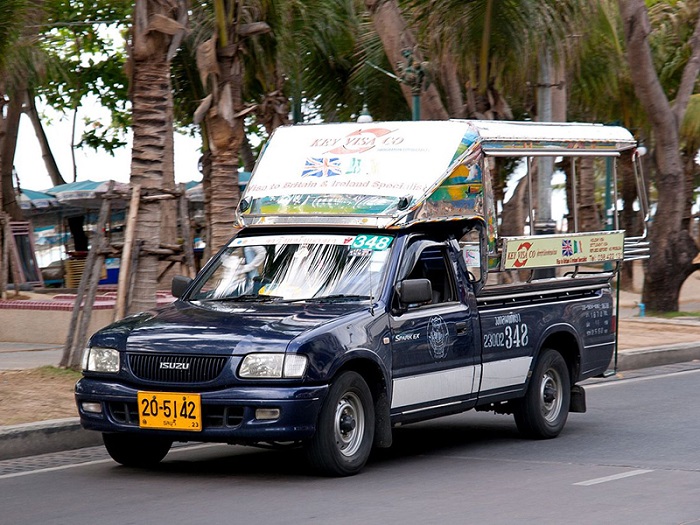 Kinh nghiệm du lịch Pattaya - Di chuyển bằng xe bus.