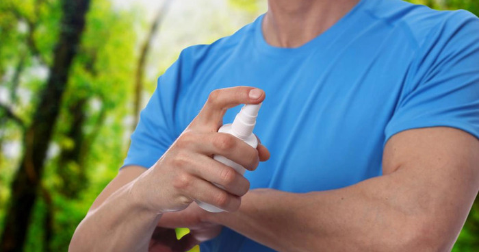 Những điều cần biết khi đi du lịch Thái Lan - Bạn nhớ xịt thuốc muỗi đều đặn để chống lại và phòng bệnh sốt xuất huyết