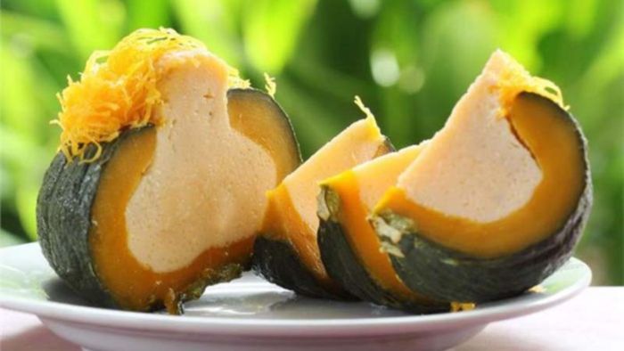 Bánh truyền thống Thái Lan Sang Kaya Fug Tong làm từ bí ngô