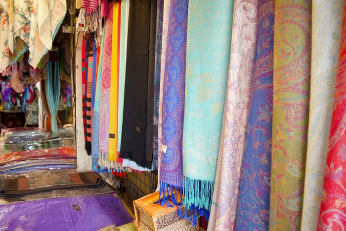 Mua gì ở Chiang Mai - Lụa Thái Lan được sản xuất thủ công, đảm bảo chất lượng