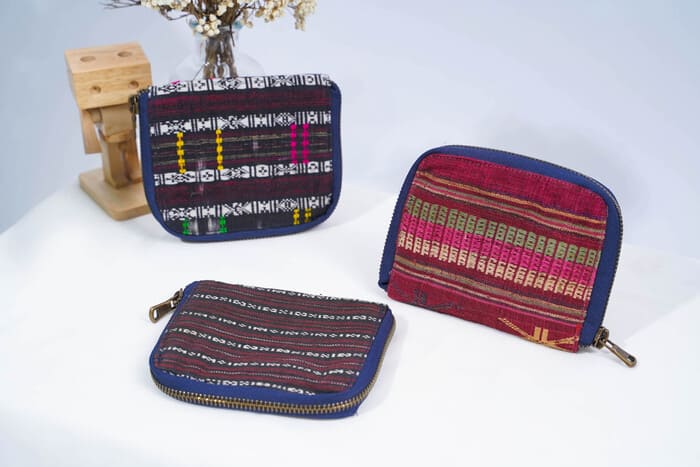 Mua gì ở Chiang Mai - Hoạ tiết trên túi độc đáo, thu hút khách du lịch